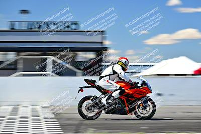 media/Mar-25-2024-Moto Forza (Mon) [[8d4319bd68]]/4-Novice Group/Session 4 Front Straight Speed Pans/